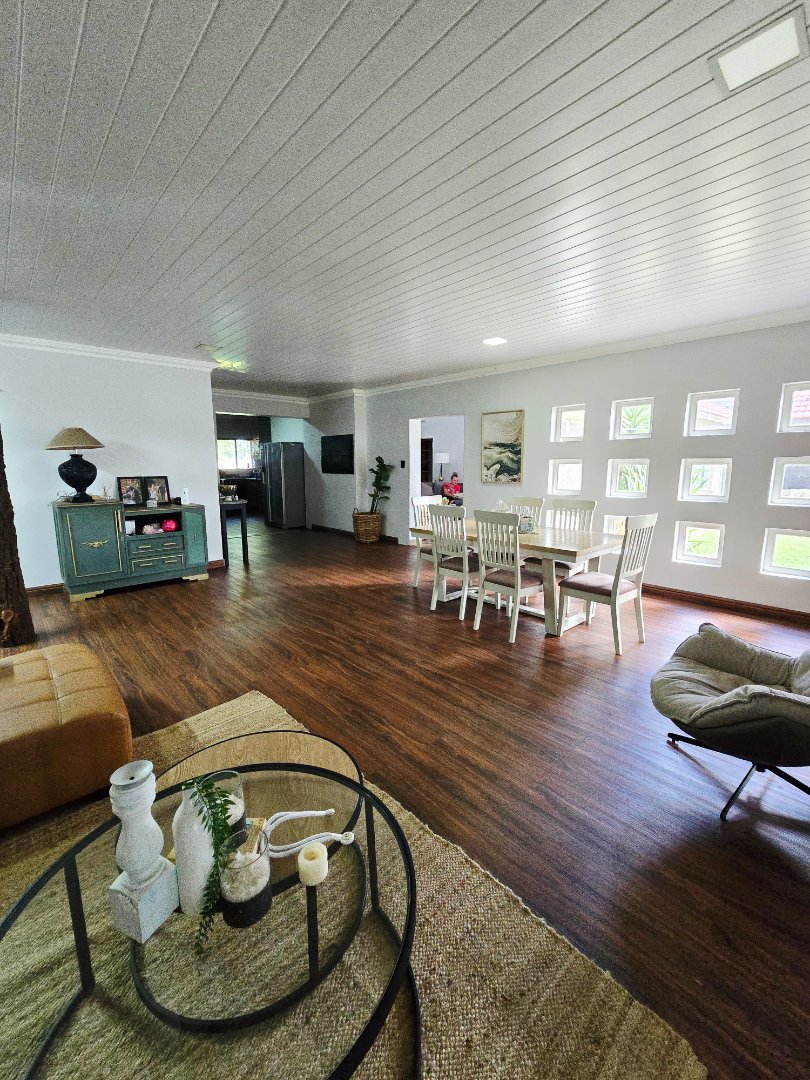 5 Bedroom Property for Sale in Flamwood North West